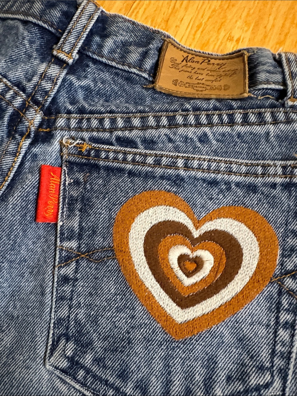 Miss Selfridge Vintage Vibe Blue Distressed Denim Heart Pocket Shorts Size 28 - Picture 3 of 6